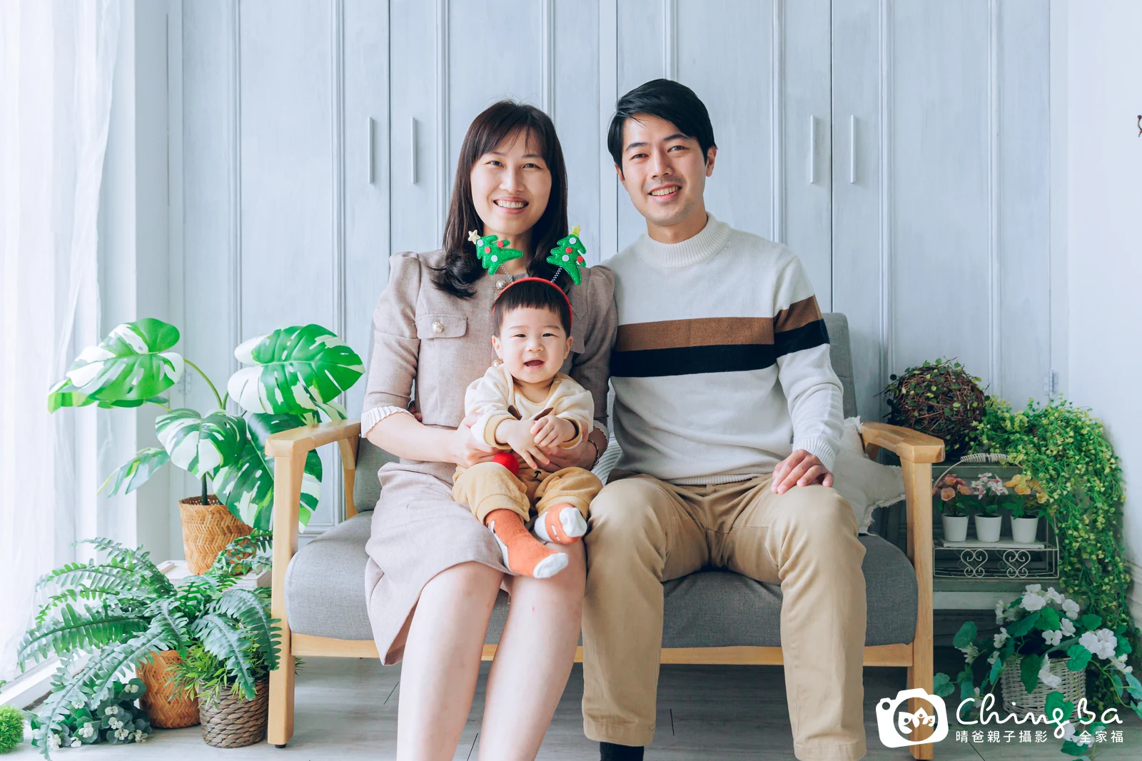 牌的台中小家庭抓周拍攝現場