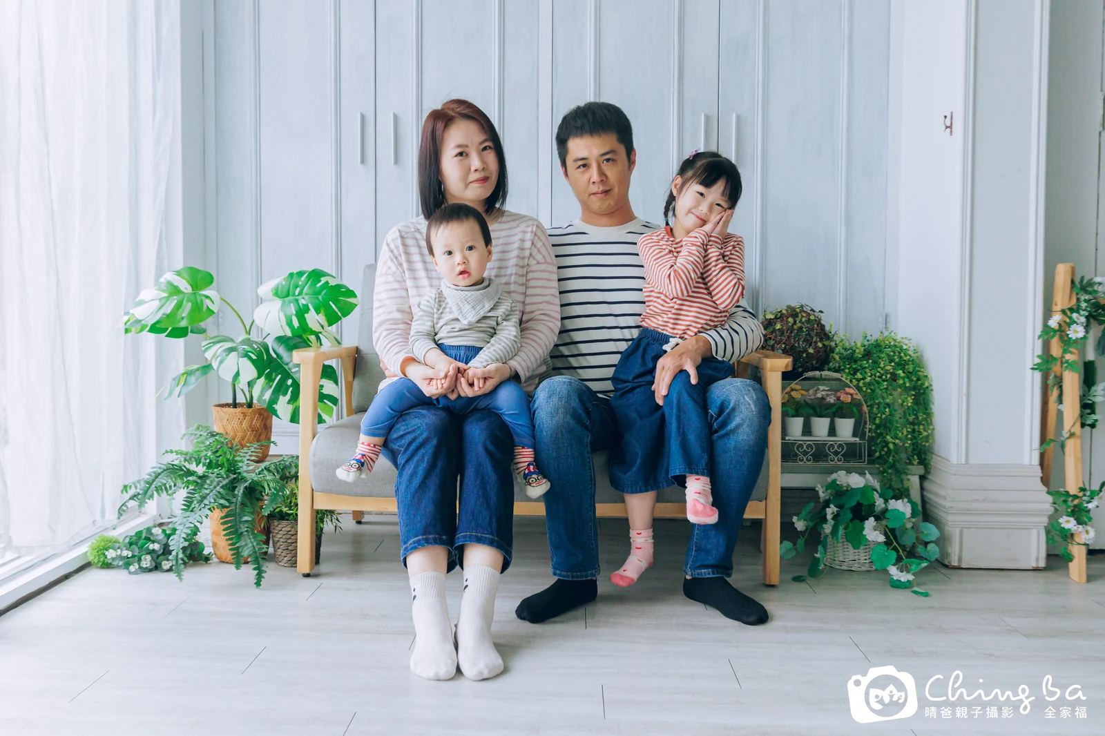 小牛奶 1 歲寶貝 台中小家庭抓周紀念照｜晴爸親子攝影