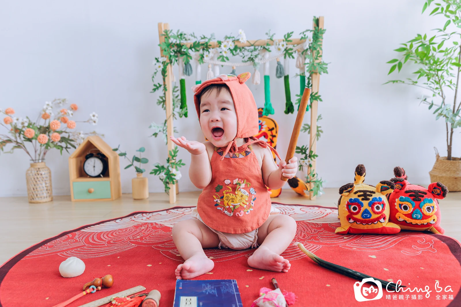 謙周歲抓周儀式的紀錄（2025 年春季・假日場）