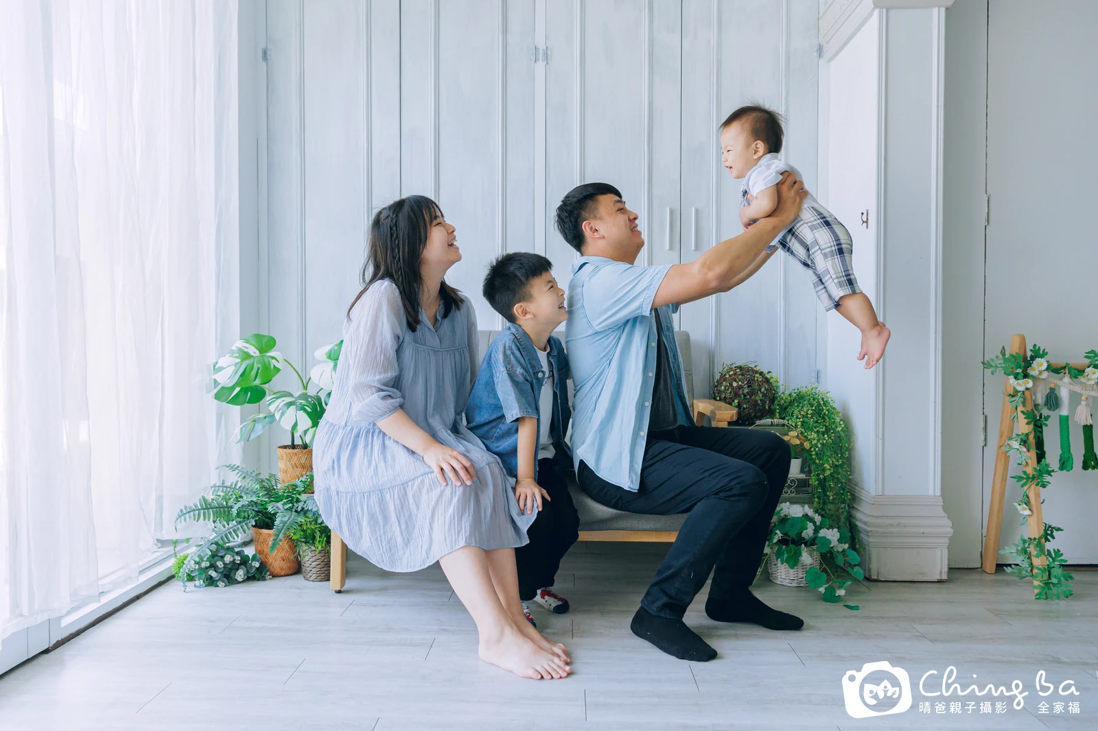 呈 1 歲寶貝 台中小家庭抓周紀念照｜晴爸親子攝影