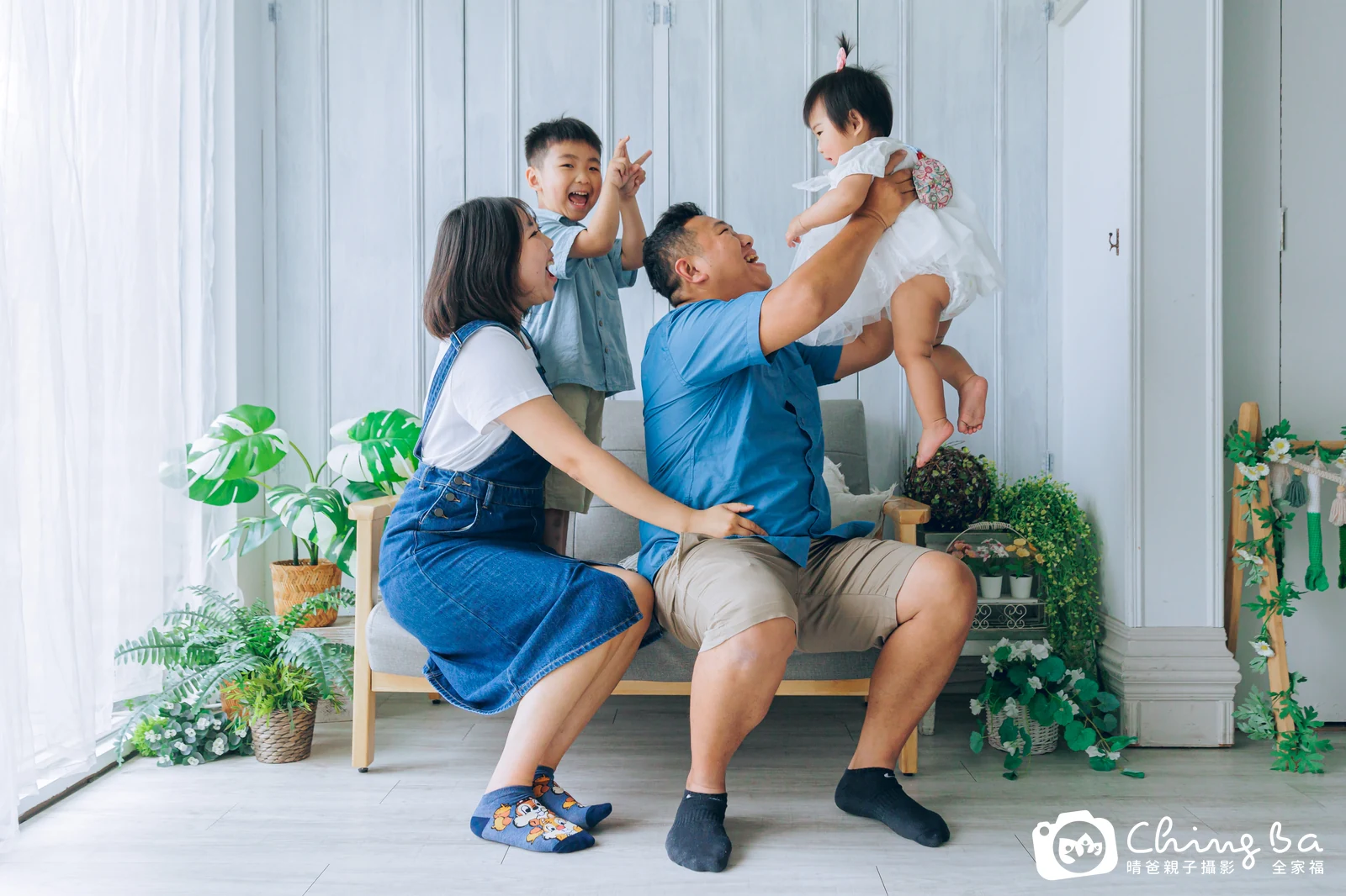 涵涵 1 歲 2 個月寶貝 台中小家庭抓周紀念照｜晴爸親子攝影