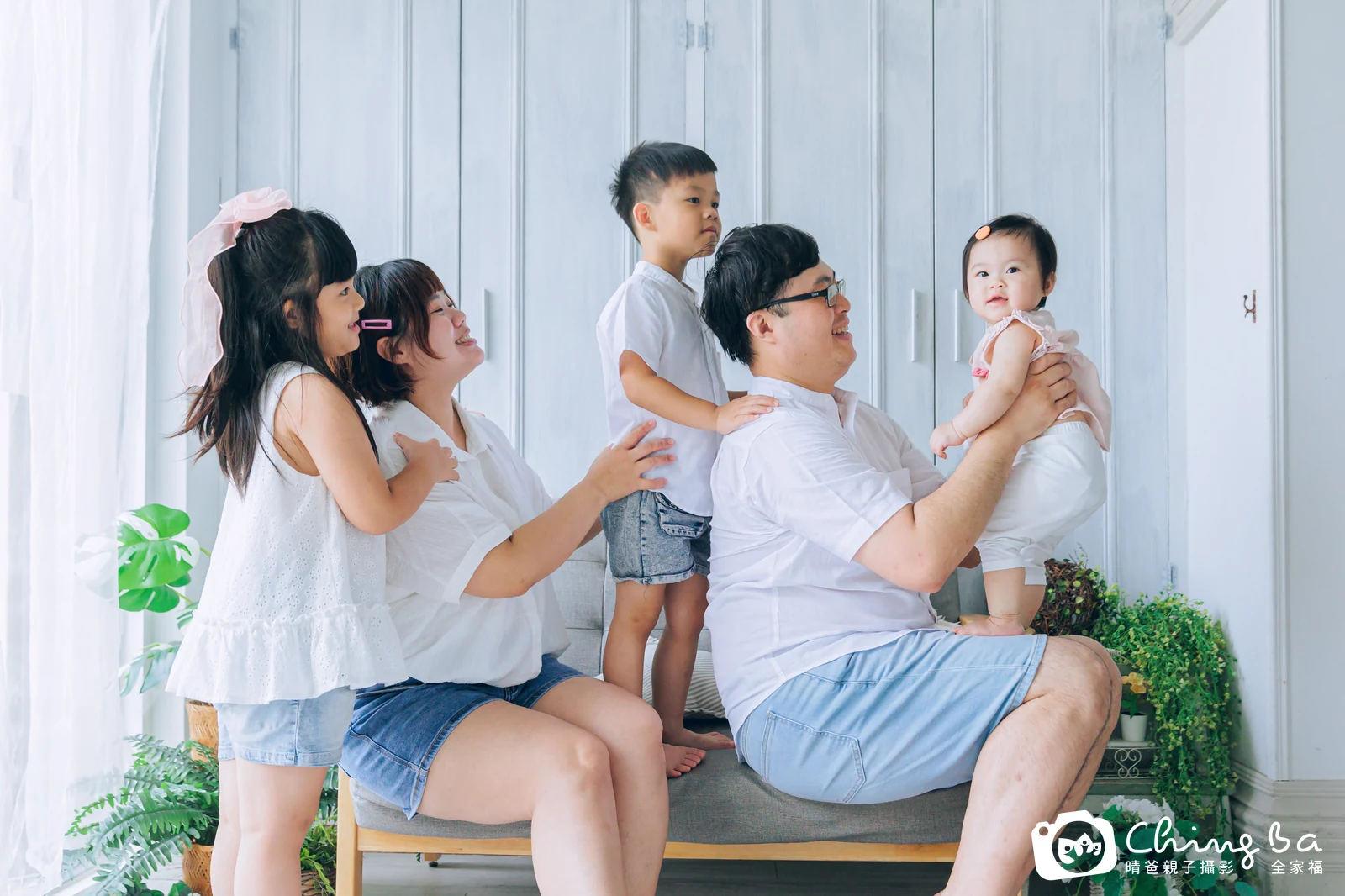 彤 1 歲寶貝 台中小家庭抓周紀念照｜晴爸親子攝影