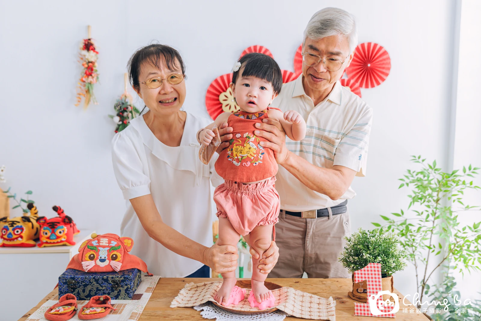 昀周歲抓周儀式的紀錄（2025 年夏季・假日場）