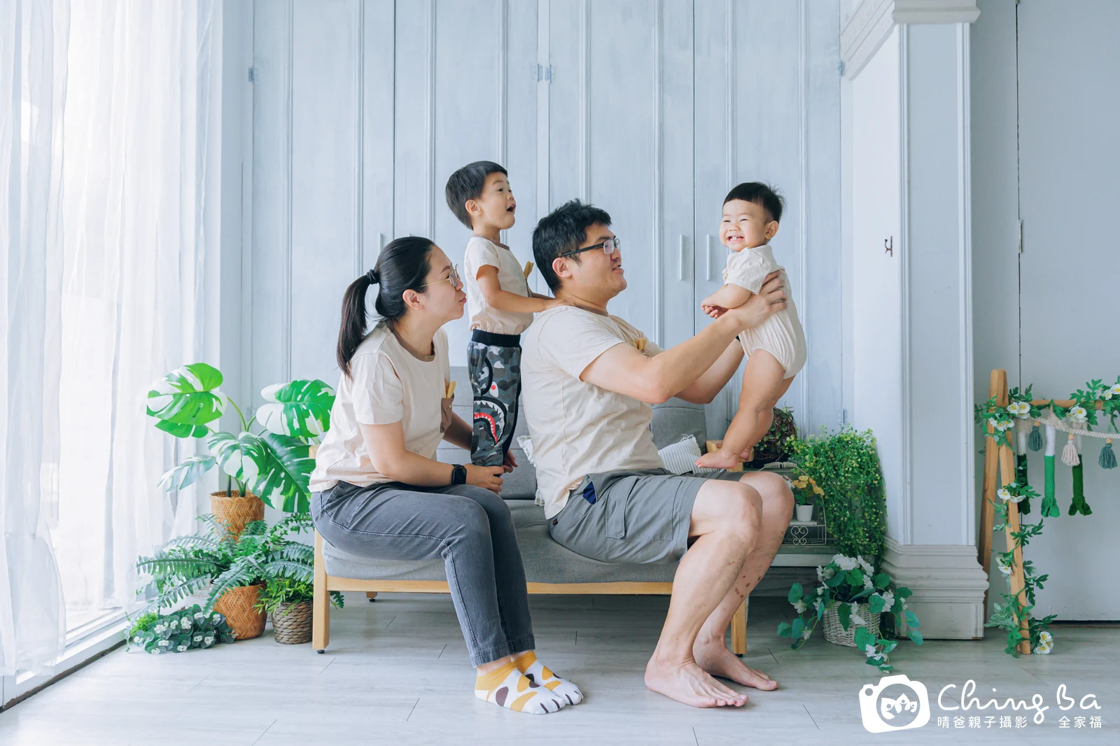 寶弟周歲抓周儀式的紀錄（2025 年夏季・假日場）