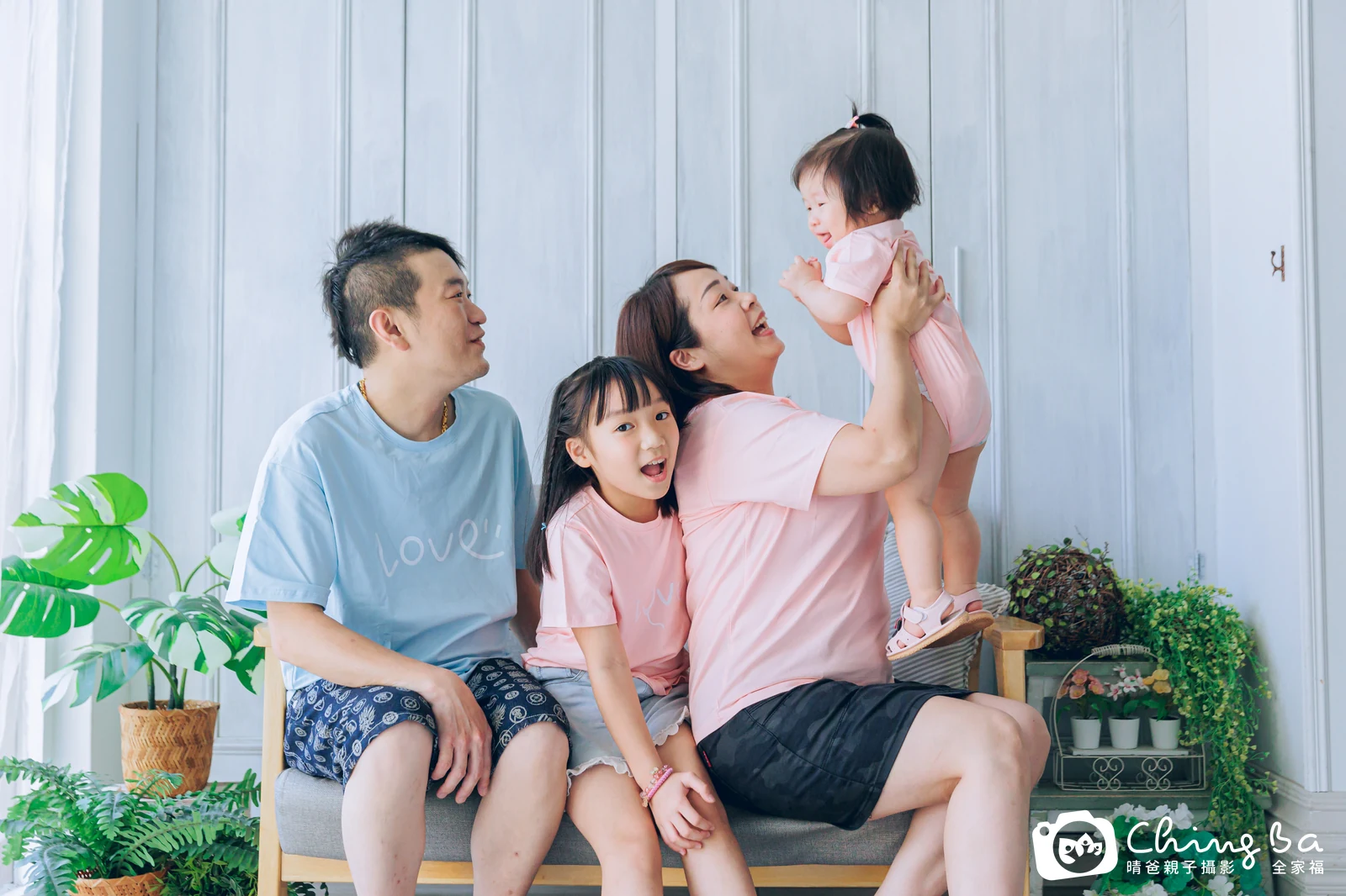 涵涵 1 歲寶貝 台中小家庭抓周紀念照｜晴爸親子攝影