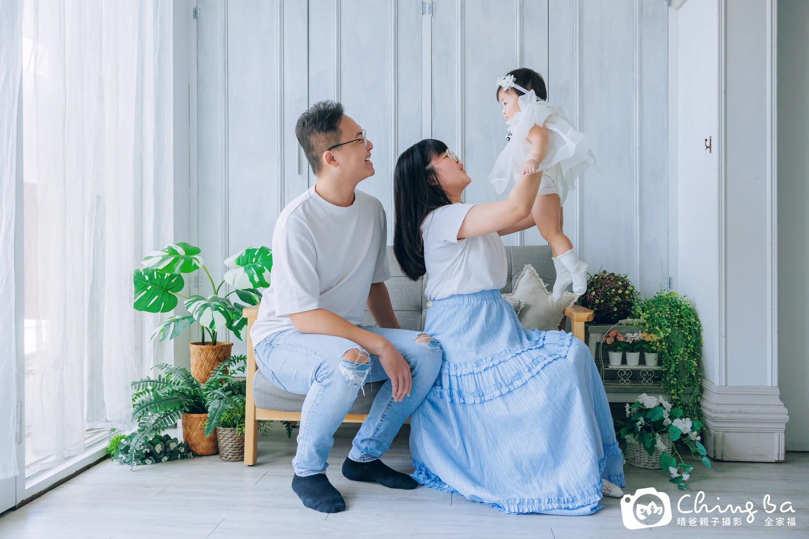 紜紜 1 歲 1 個月寶貝 台中小家庭抓周紀念照｜晴爸親子攝影