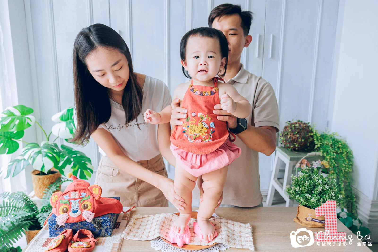 小妘周歲抓周儀式的紀錄（2025 年秋季・假日場）