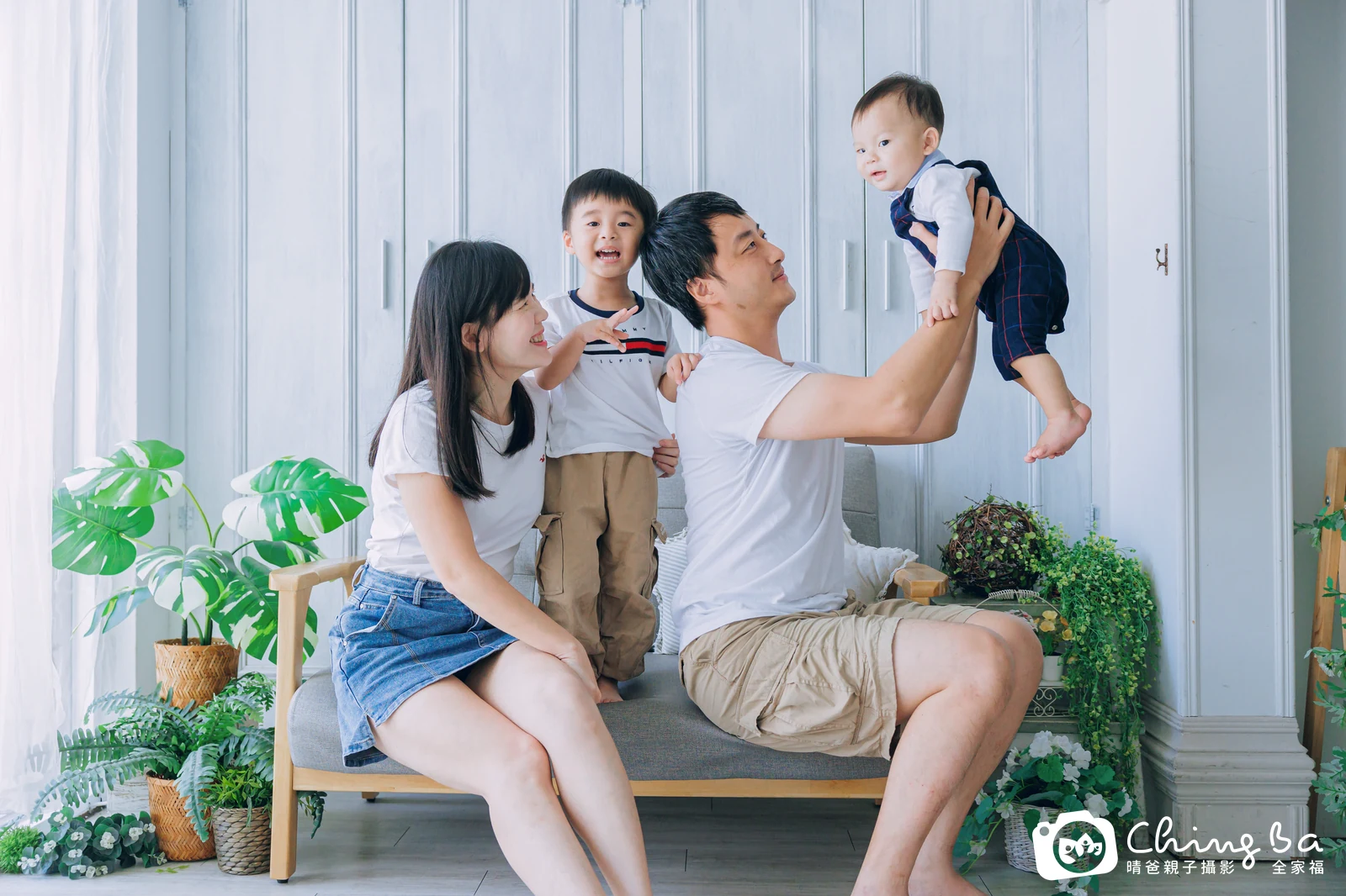 咚咚 1 歲寶貝 台中小家庭抓周紀念照｜晴爸親子攝影