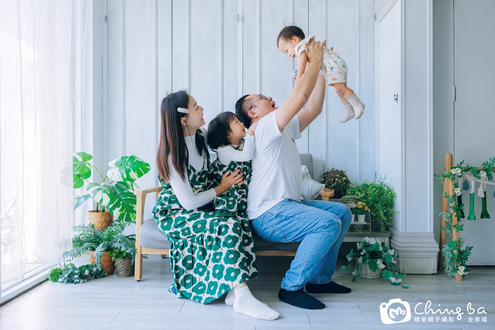 騰騰 1 歲寶貝 台中小家庭抓周紀念照｜晴爸親子攝影