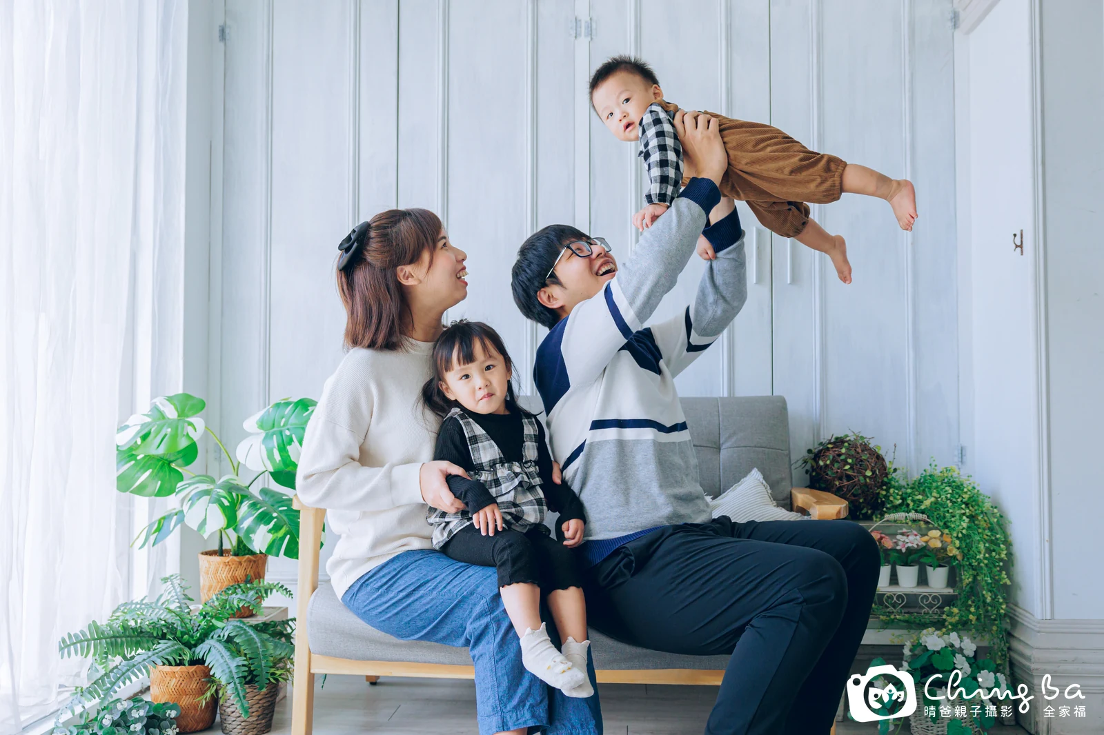小淏淏 1 歲寶貝 台中小家庭抓周紀念照｜晴爸親子攝影