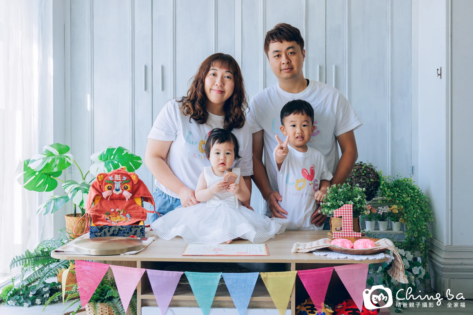 妍妍在台中拍小家庭抓周的珍貴一刻
