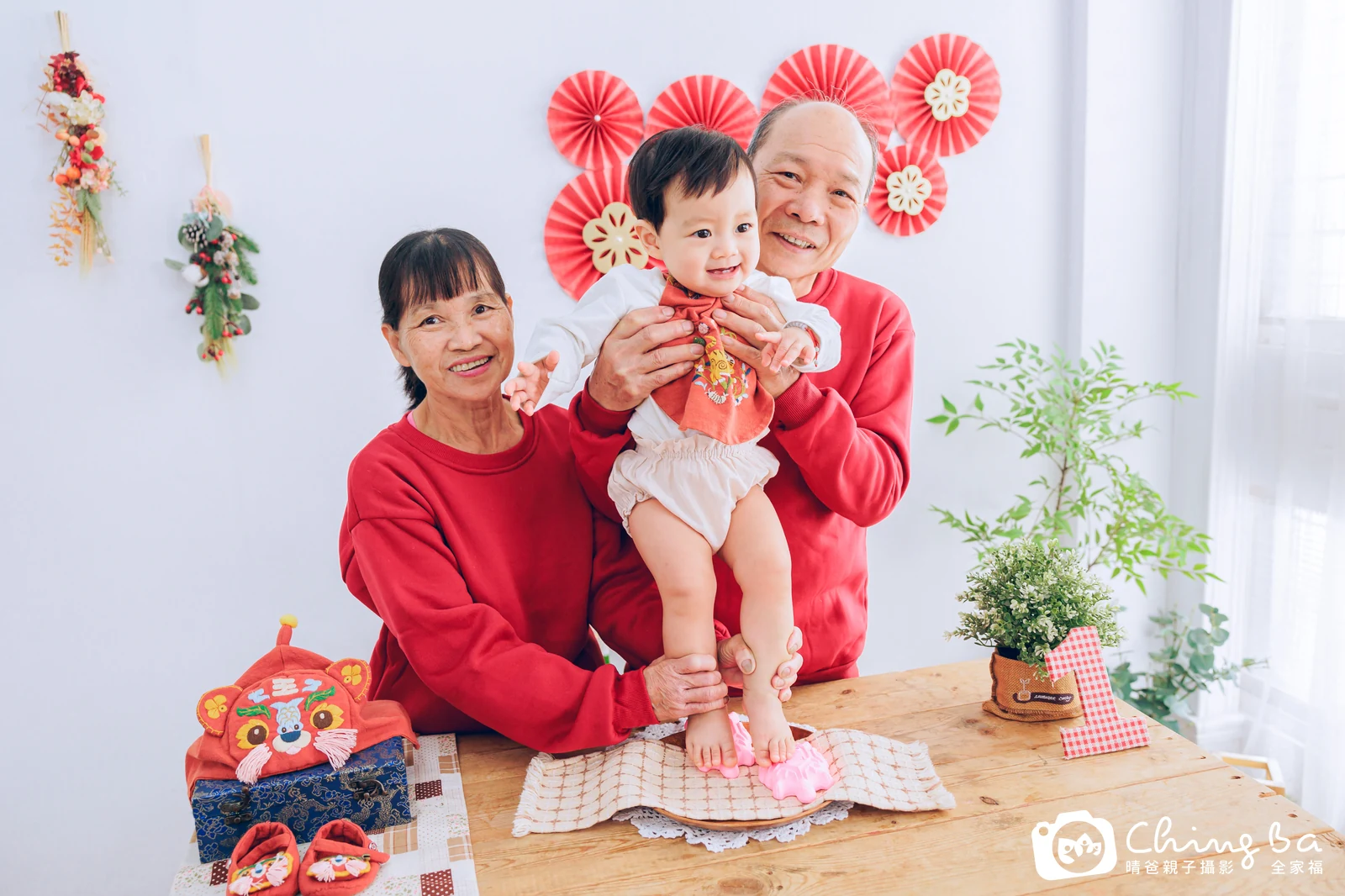 睿睿在台中拍小家庭抓周的珍貴一刻