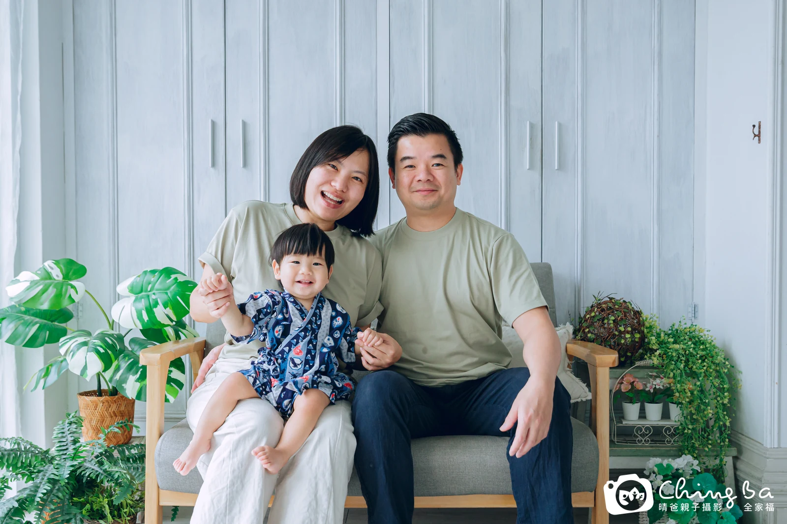 開心的台中小家庭抓周拍攝現場